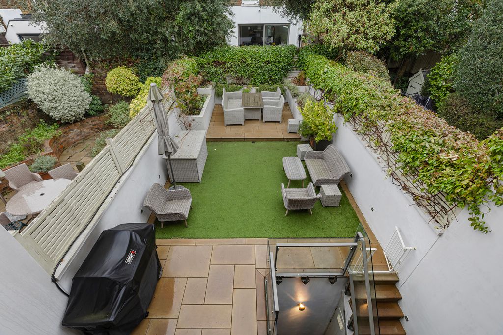 Property photo 2 of 15