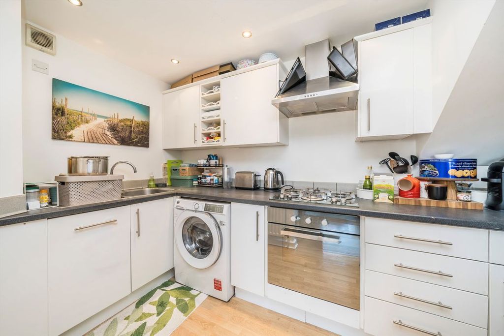 Property photo 3 of 5