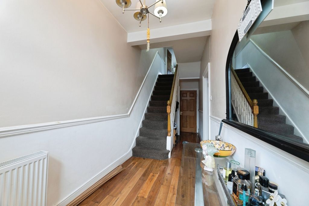 Property photo 2 of 18 Pbox-Img.Jpg