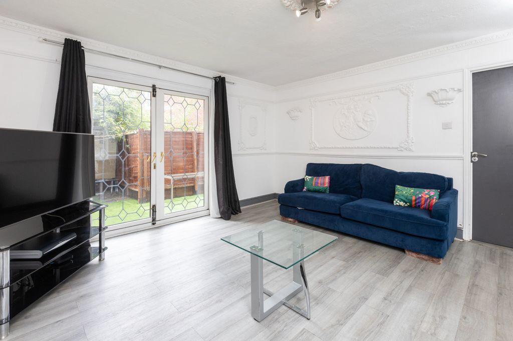 Property photo 1 of 34