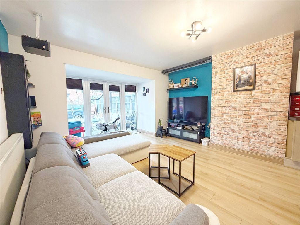 Property photo 3 of 19 Picture No. 04