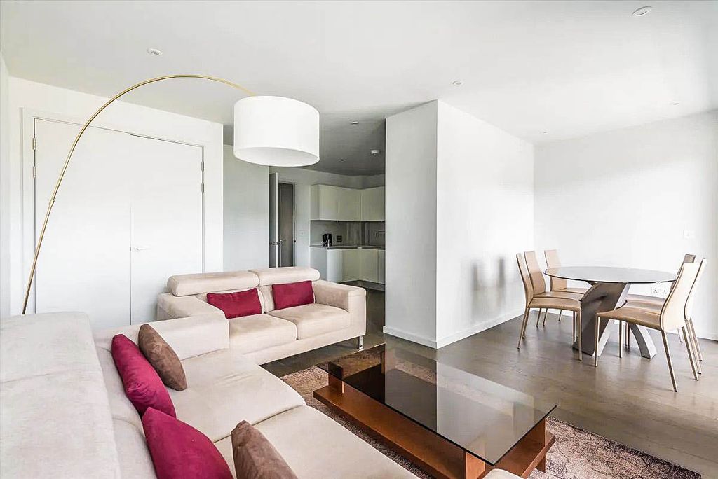 Property photo 3 of 13