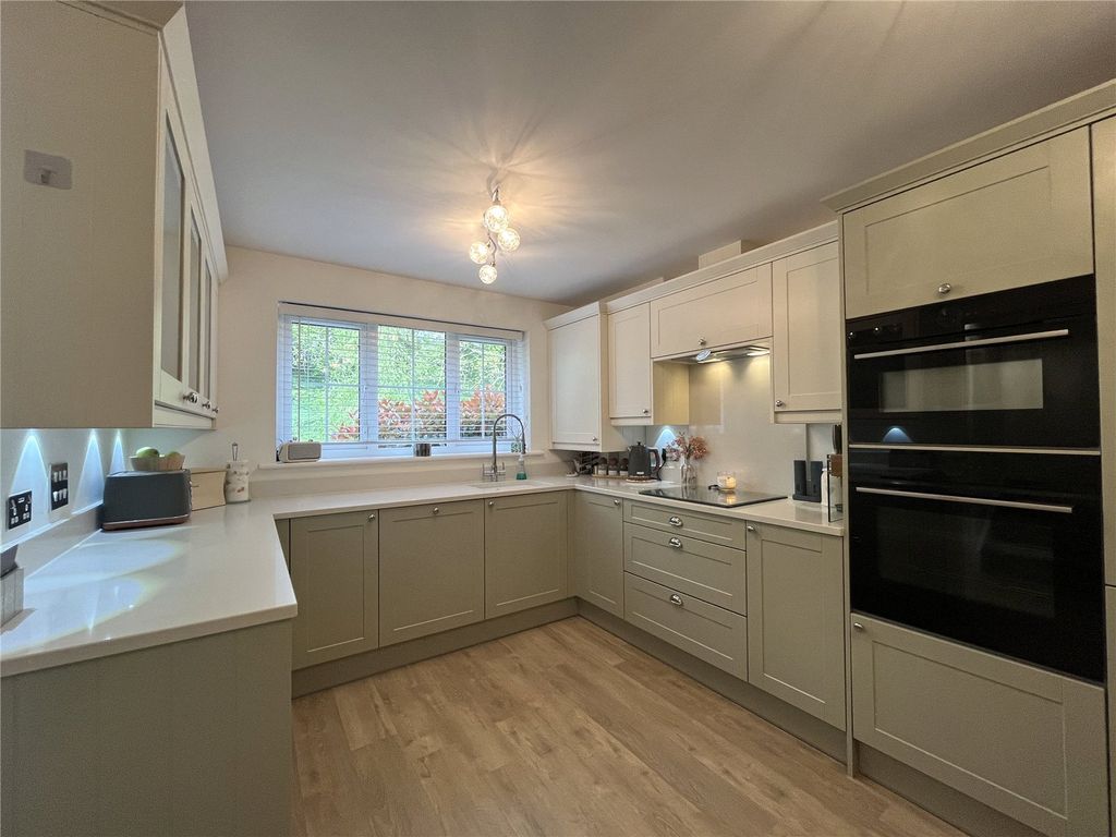 Property photo 2 of 24 Picture No. 30