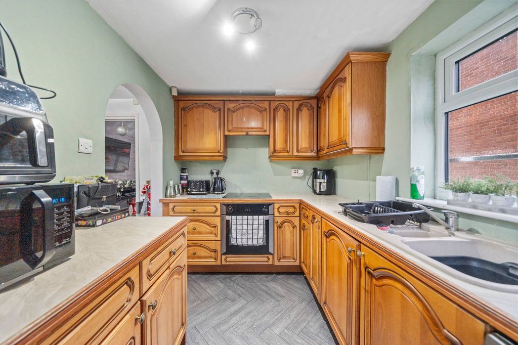 Property photo 3 of 21