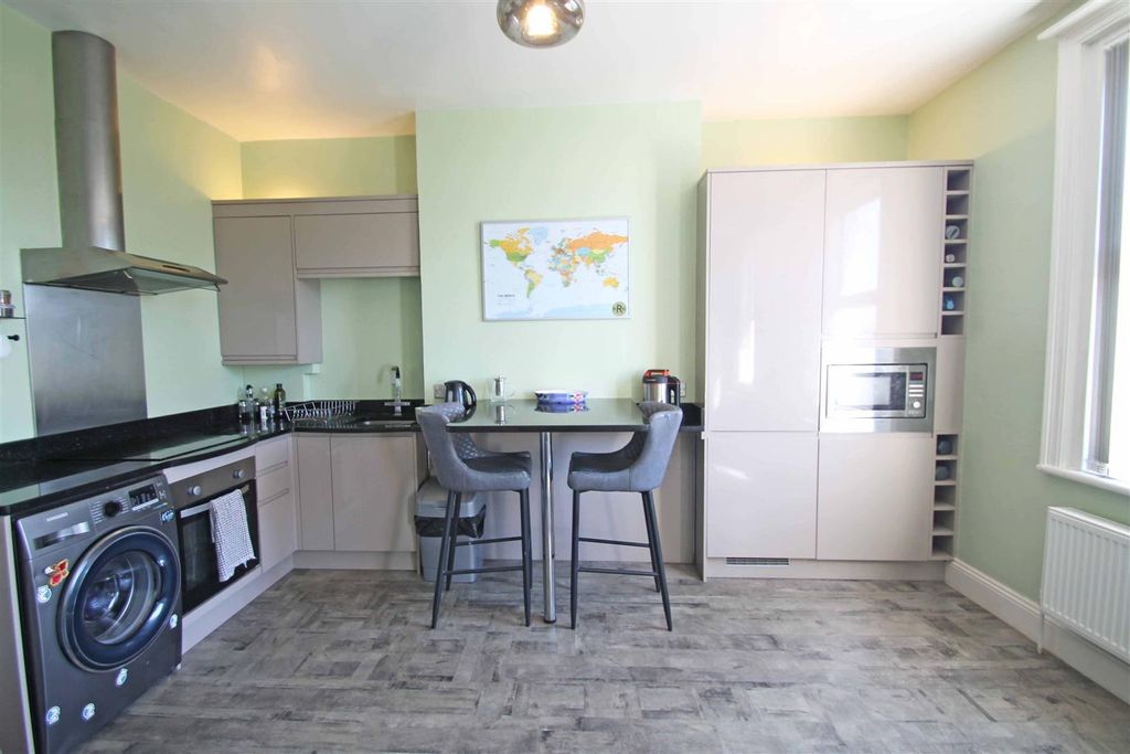 Property photo 2 of 10 Kitchen/Living Room