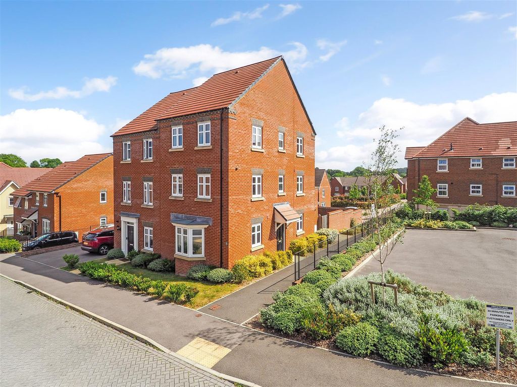 Property photo 1 of 24 Ph32_5970607.Jpg