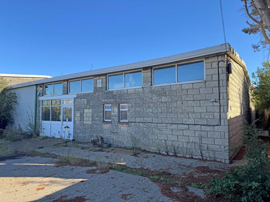 Property photo 1 of 10 The Front Of The Building