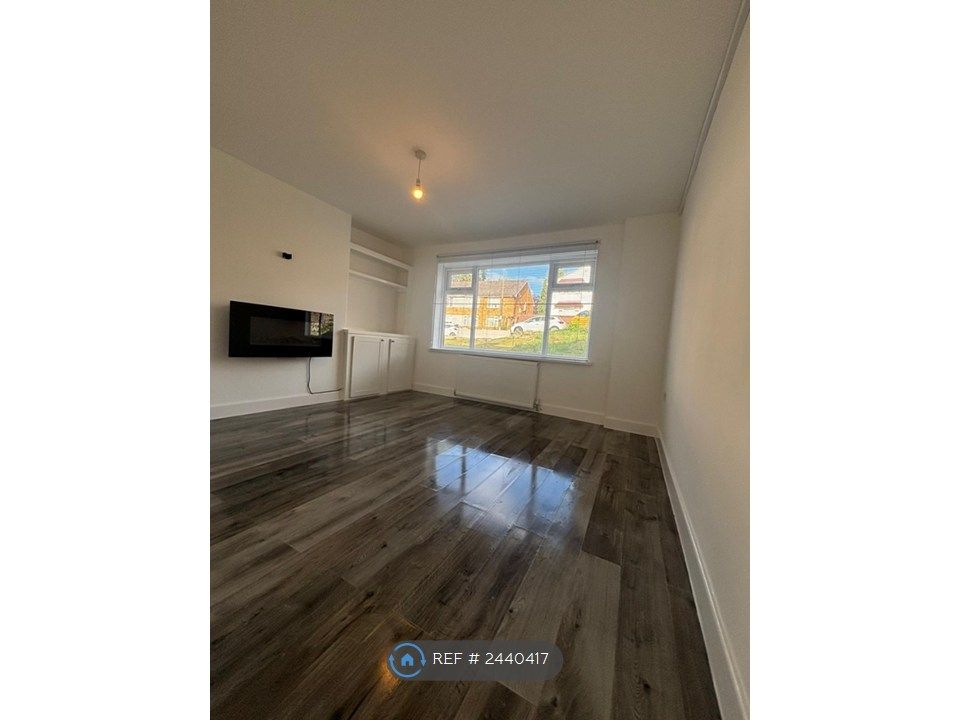 Property photo 3 of 9 Lounge