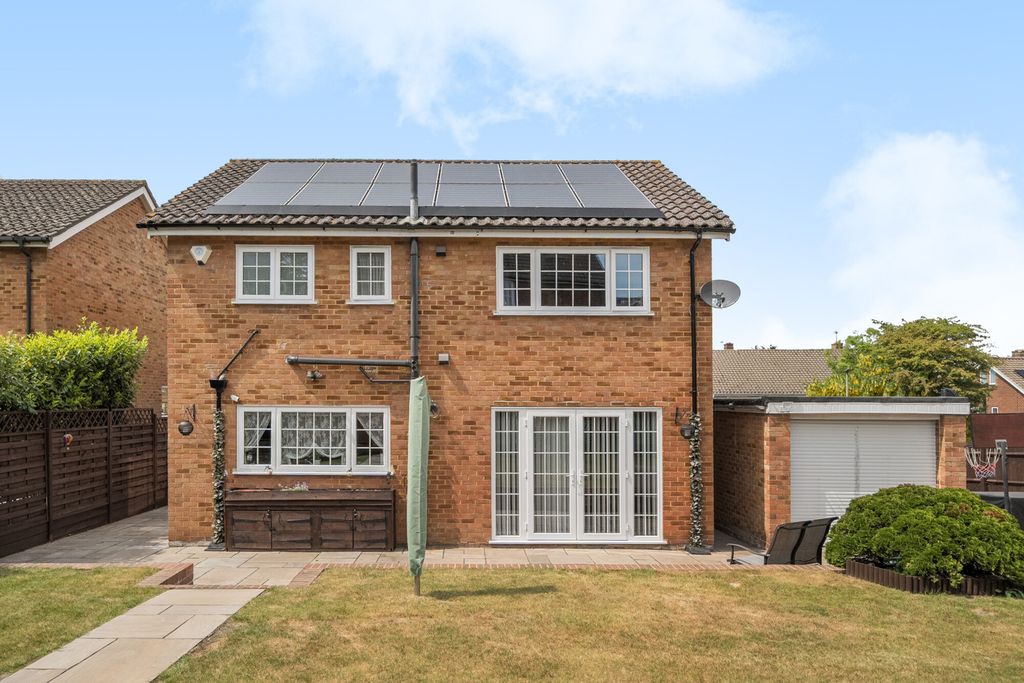 Property photo 2 of 19 Garden