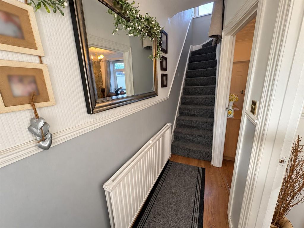 Property photo 2 of 24 Hallway