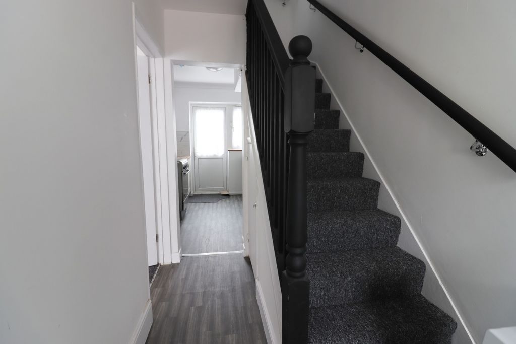 Property photo 2 of 13 Gallery