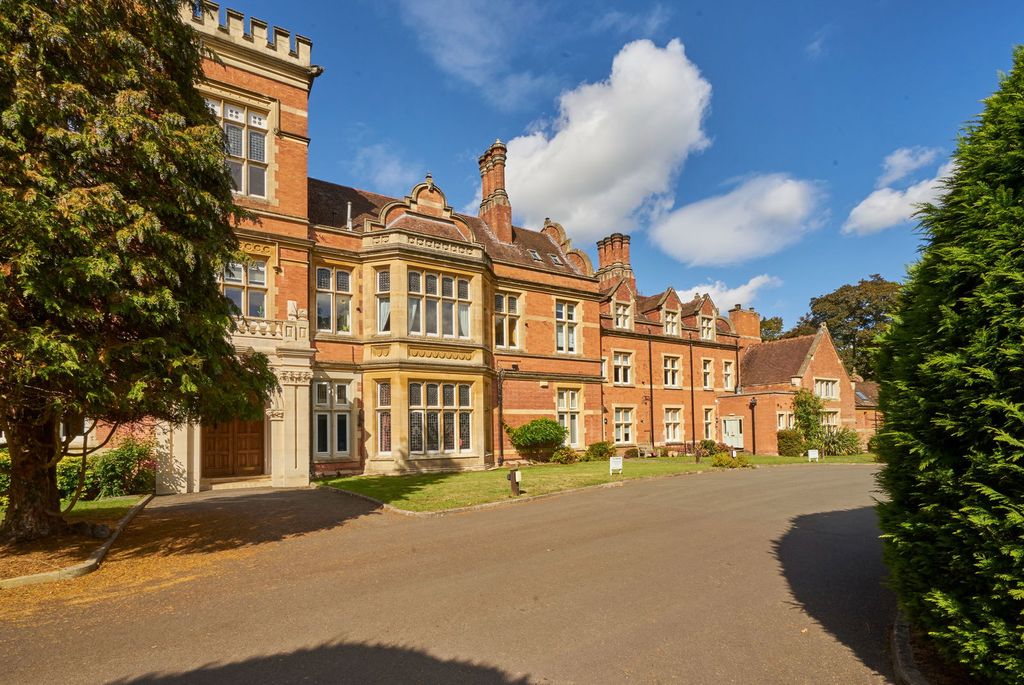 Property photo 2 of 20