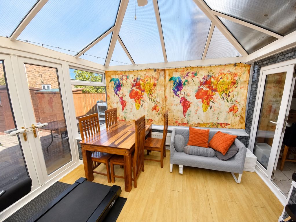 Property photo 3 of 22 Conservatory