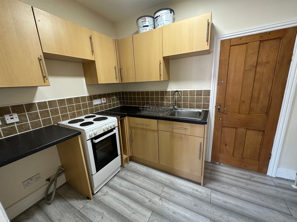 Property photo 2 of 8 Kitchen