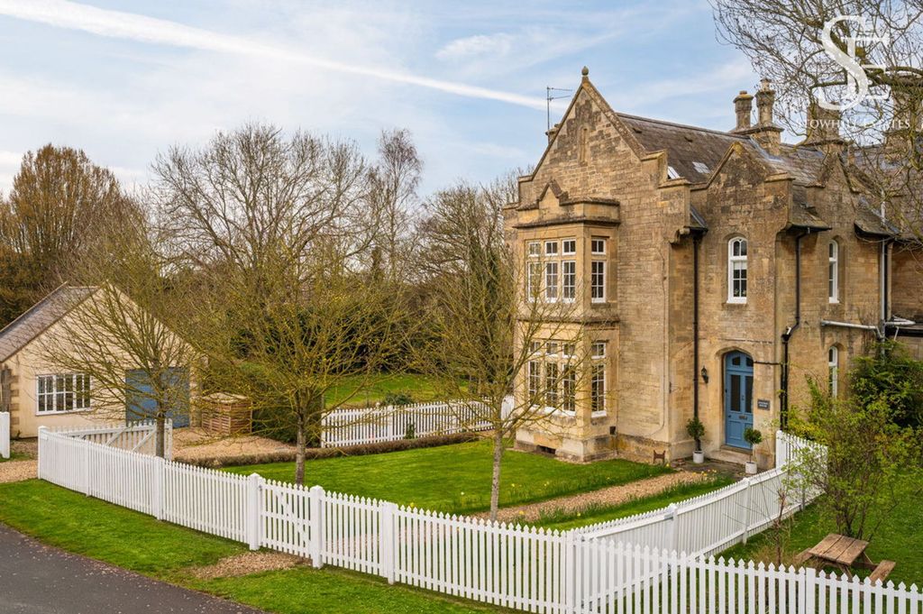 Property photo 1 of 22 Front