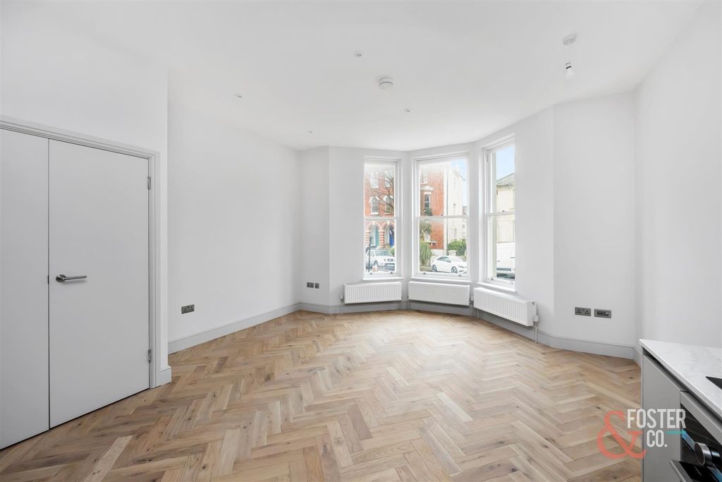 Property photo 2 of 15 Flat 3_008.Jpg