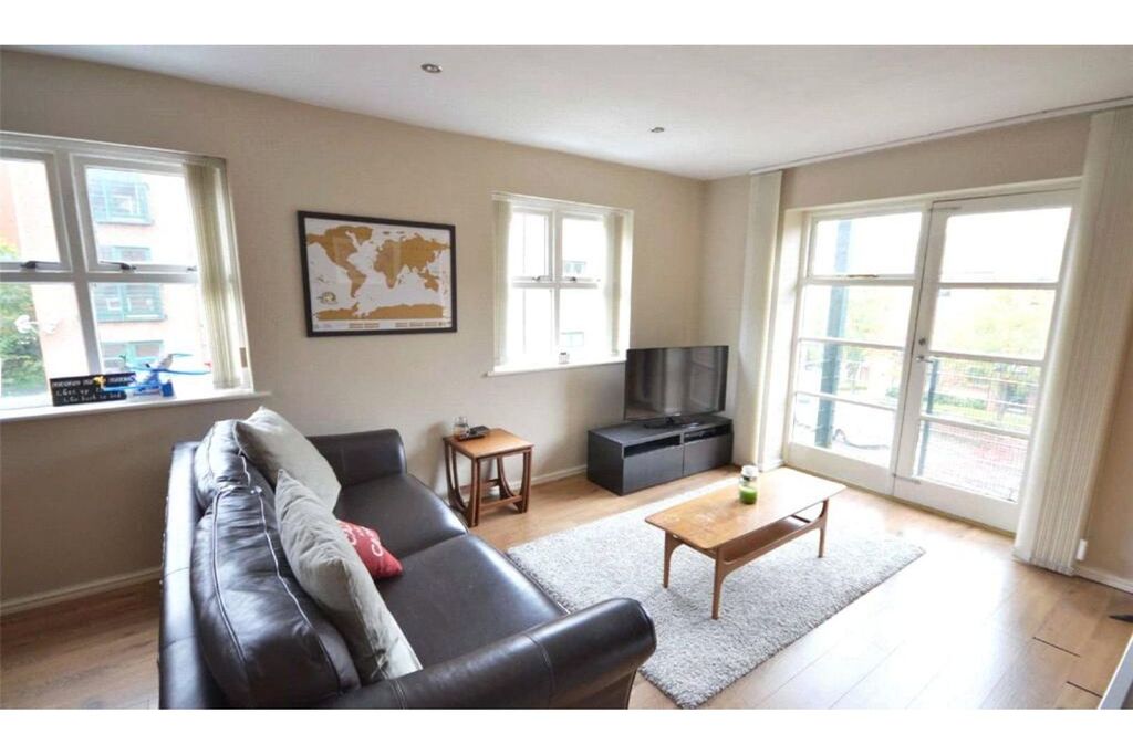 Property photo 2 of 10