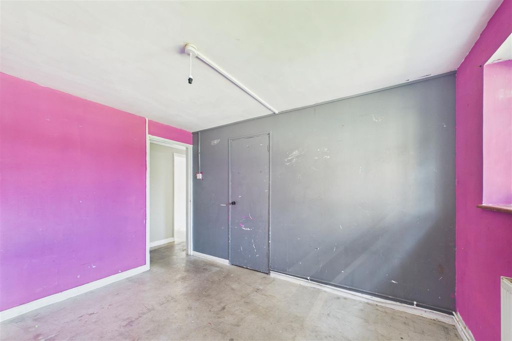 Property photo 2 of 10 Cam01894G0-Pr0283-Still009.Jpg