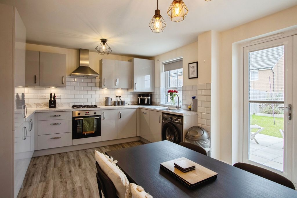 Property photo 3 of 16 Photo