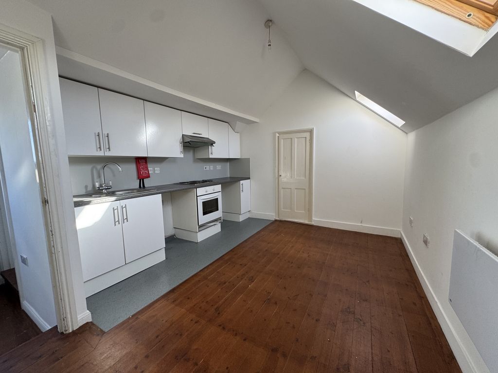 Property photo 2 of 3