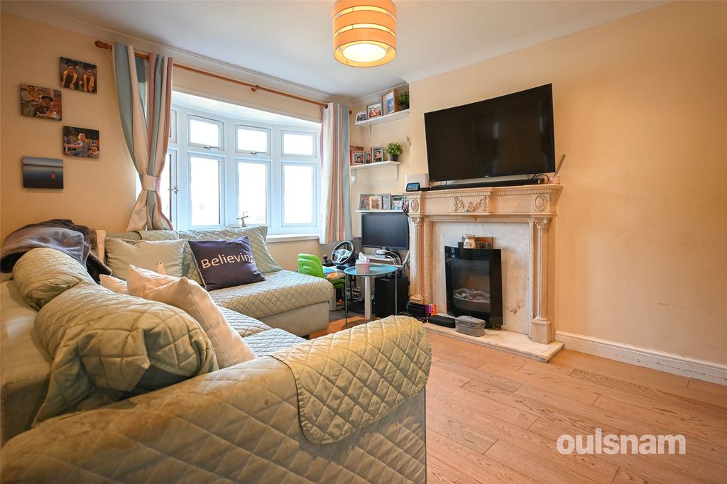 Property photo 2 of 29 Picture No. 15