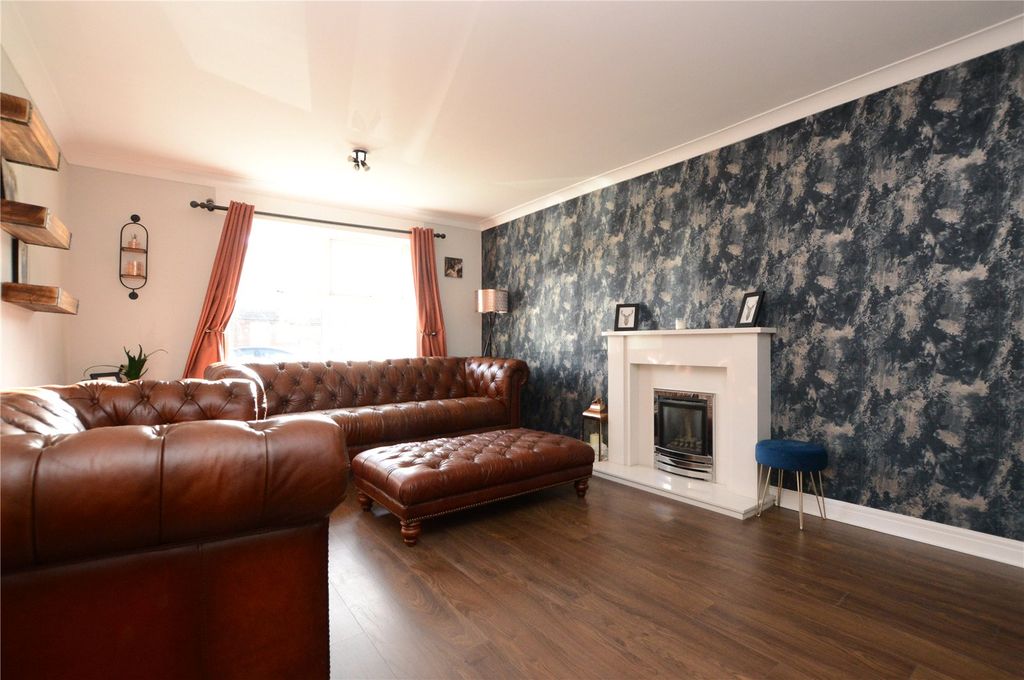 Property photo 2 of 23 Picture No. 13