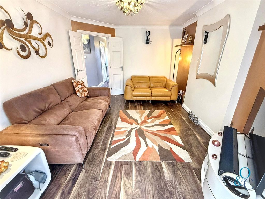 Property photo 3 of 23 Picture No. 11