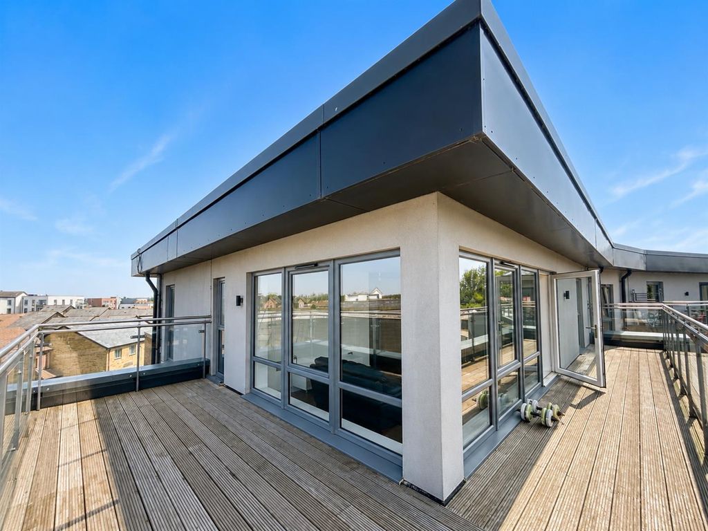 Property photo 2 of 12 67Ed0Fdf-2F9D-4E9E-8658-7De1D164Ad4E.Png
