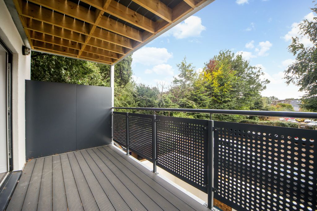 Property photo 3 of 10 Balcony