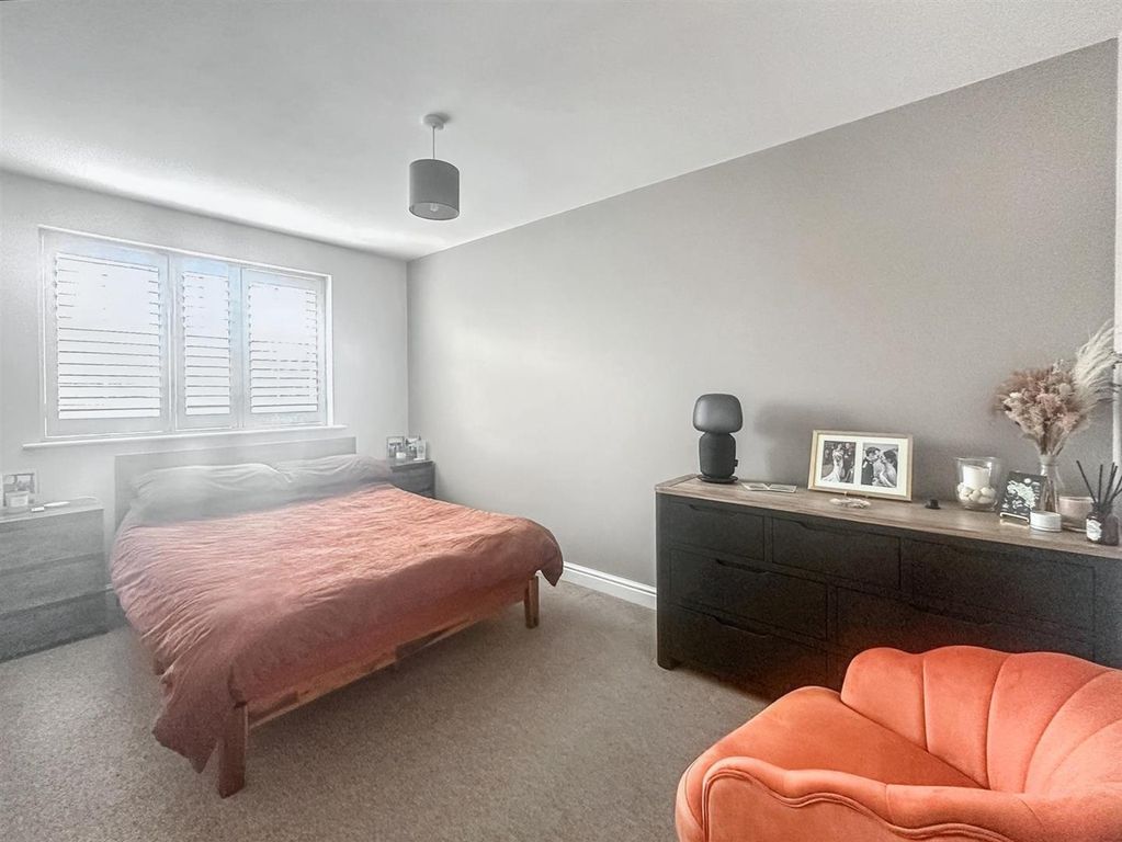 Property photo 3 of 14 010 Bed 2.Jpg