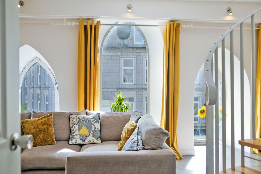 Additional image 2 of 3 bed flat for saleFlat 7 120 Rosemount Place, Rosemount, Aberdeen AB25