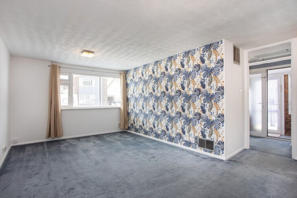 Property photo 3 of 14 Sitting/Dining Room