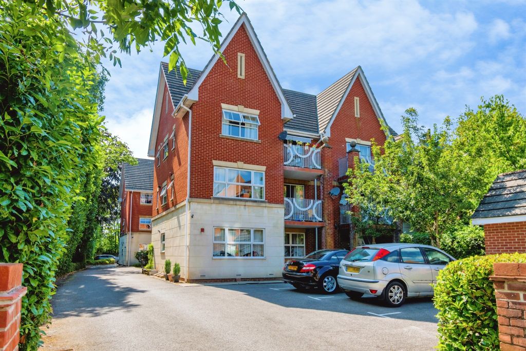 Property photo 1 of 12