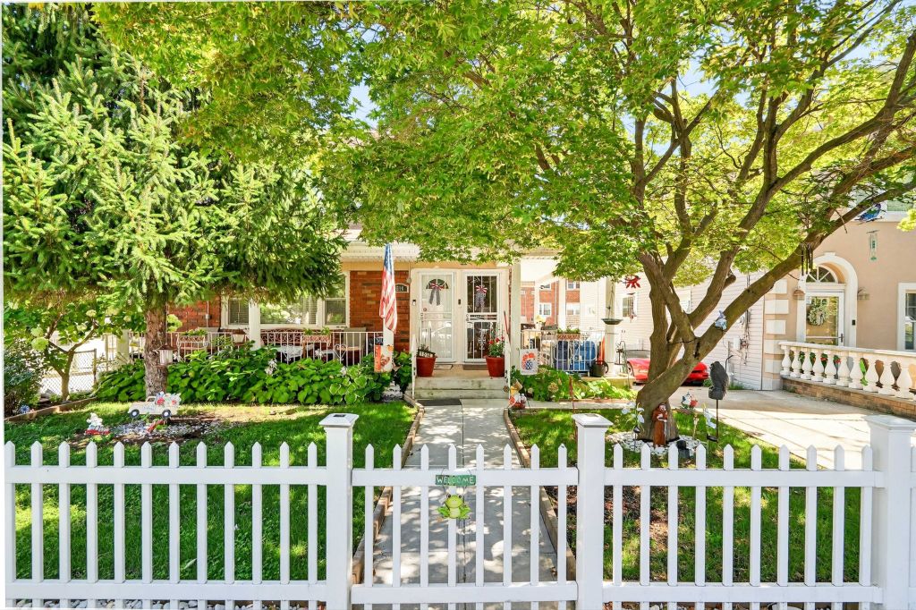 Property photo 1 of 1