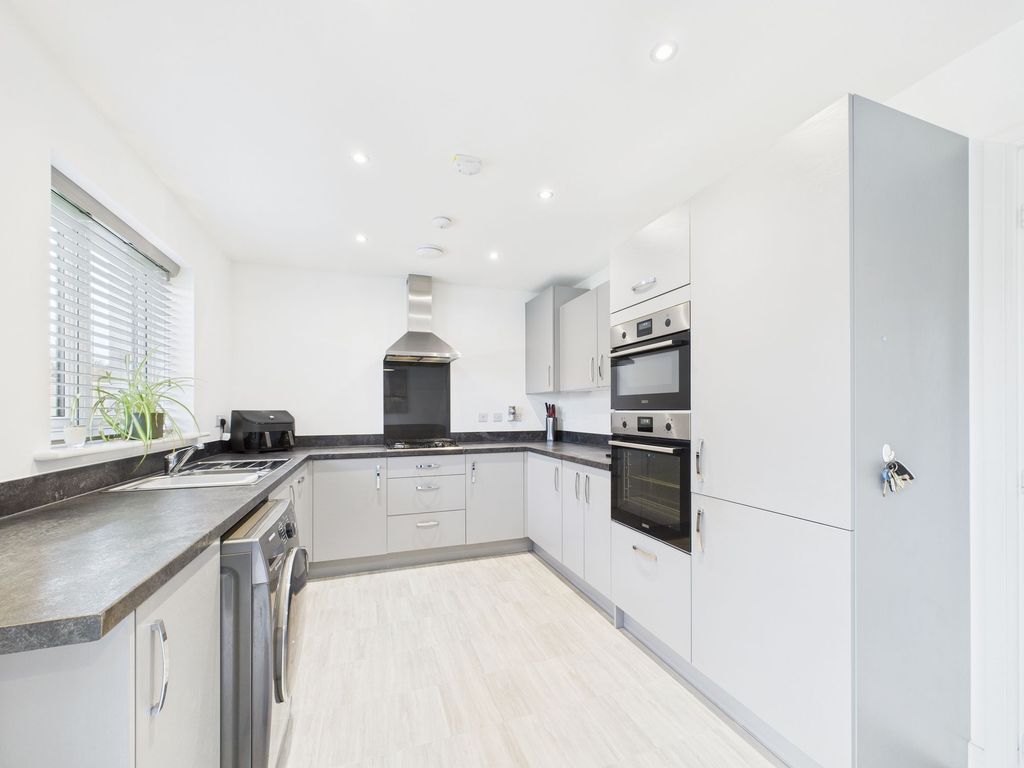 Property photo 3 of 24