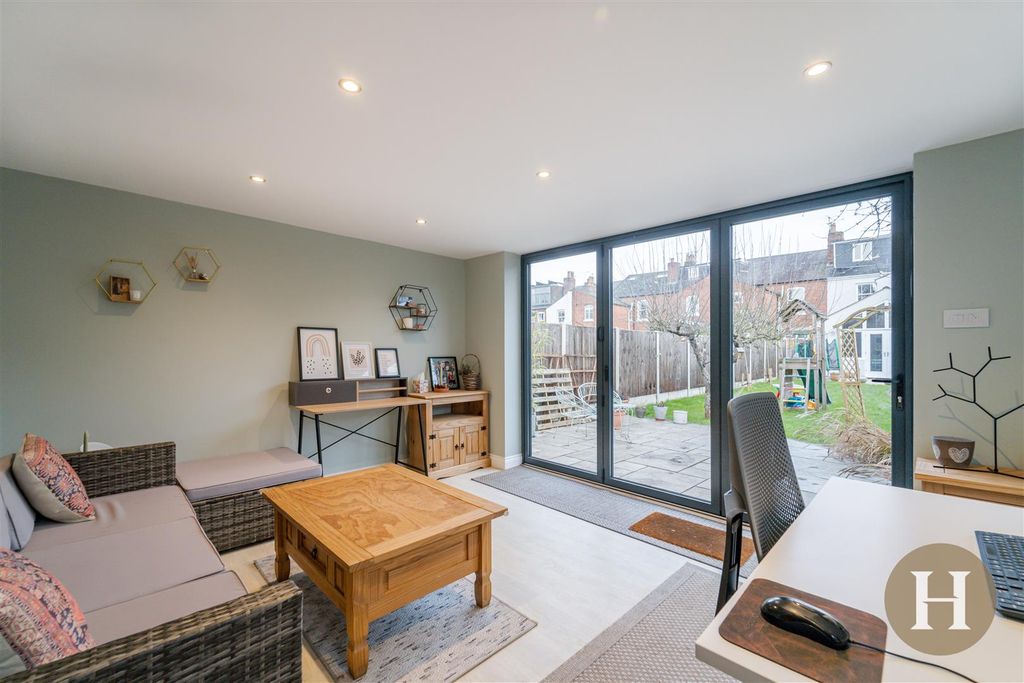 Property photo 3 of 43 Hadleigh Estate Agents-54.Jpg