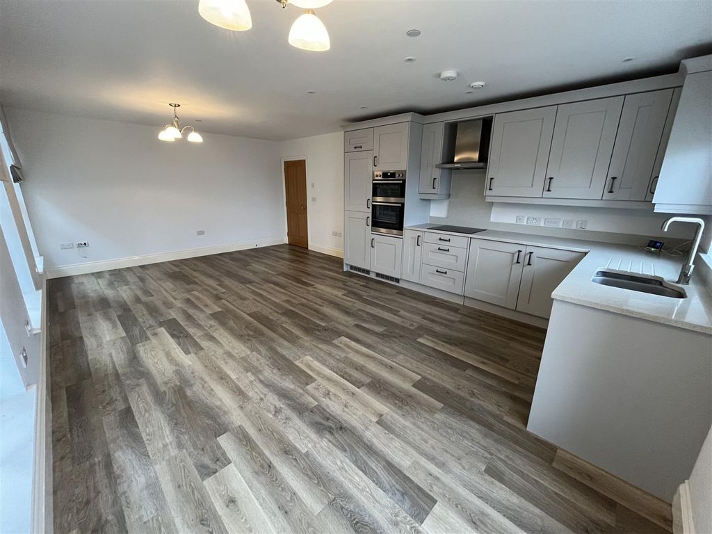 Property photo 2 of 12 Kitchen/Living Room
