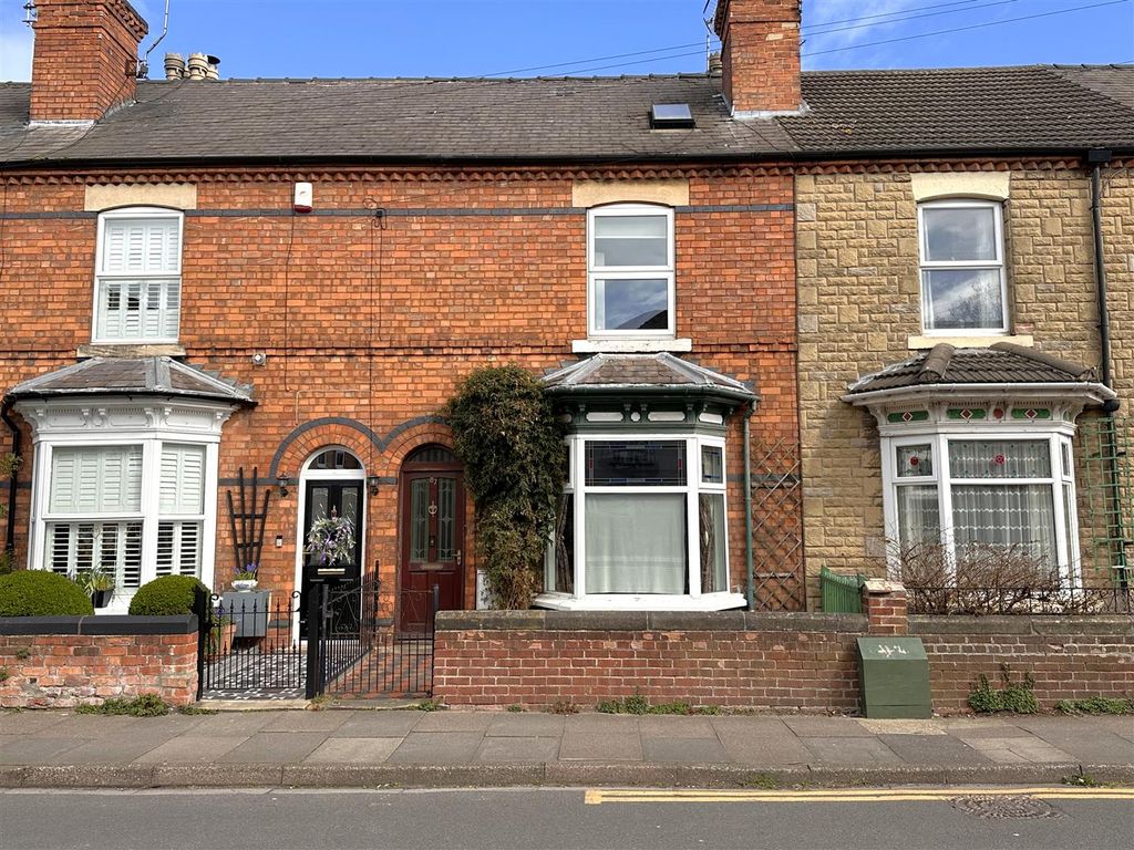 Property photo 1 of 17 Front Aspect 680