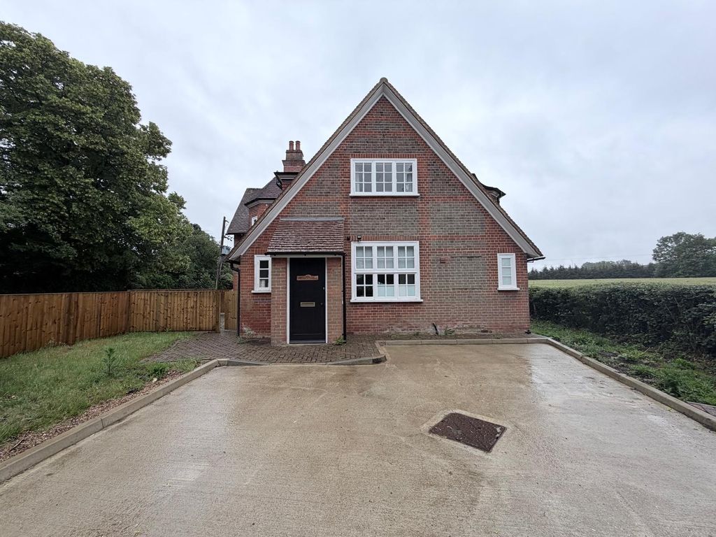 Property photo 1 of 13 3 Bed Detached House To Rent