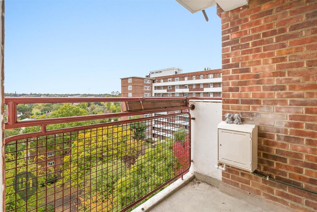 Property photo 3 of 8 Balcony