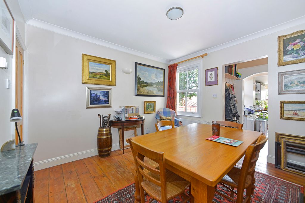Property photo 3 of 14
