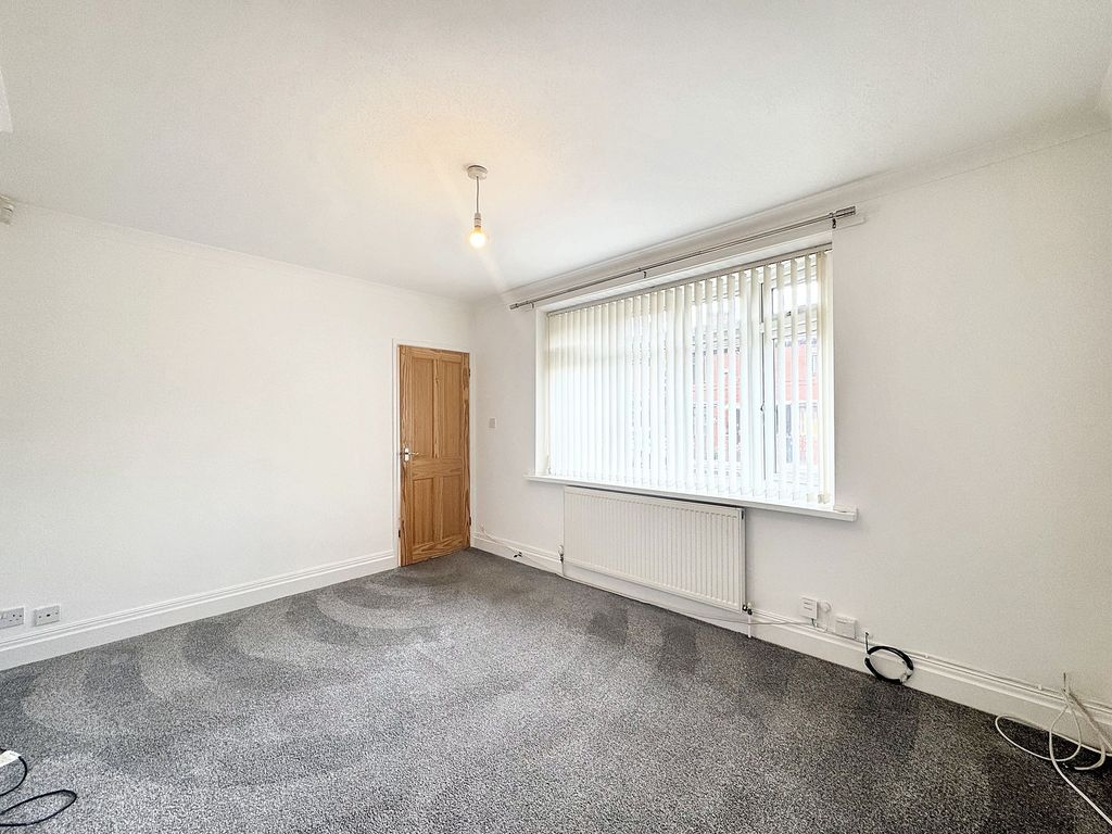 Property photo 3 of 27