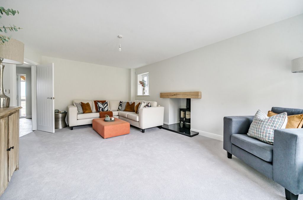 Additional image 8 of 4 bed detached house for saleHackney Way, Mortimer Common, Reading, Berkshire RG7