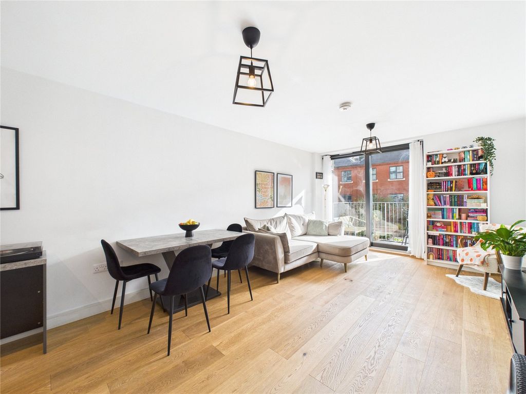 Property photo 1 of 15 Picture No. 16