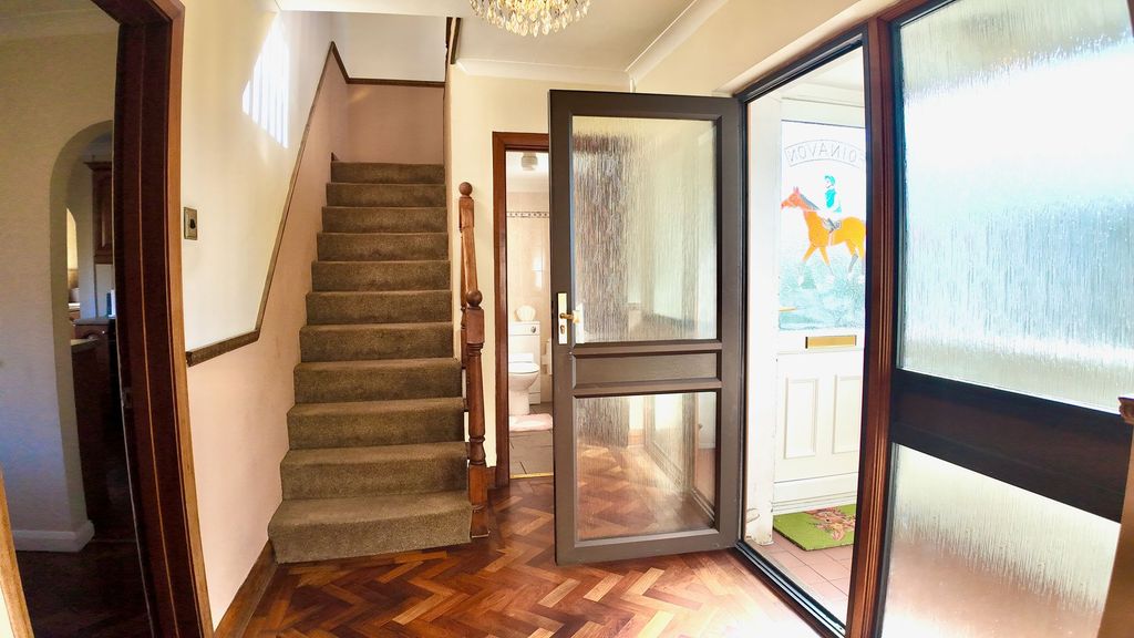 Property photo 2 of 37