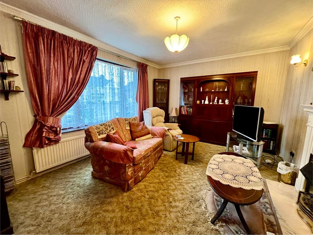 Property photo 3 of 6