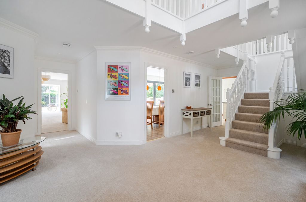 Property photo 2 of 40 1493960-22-6A5Fc8...
