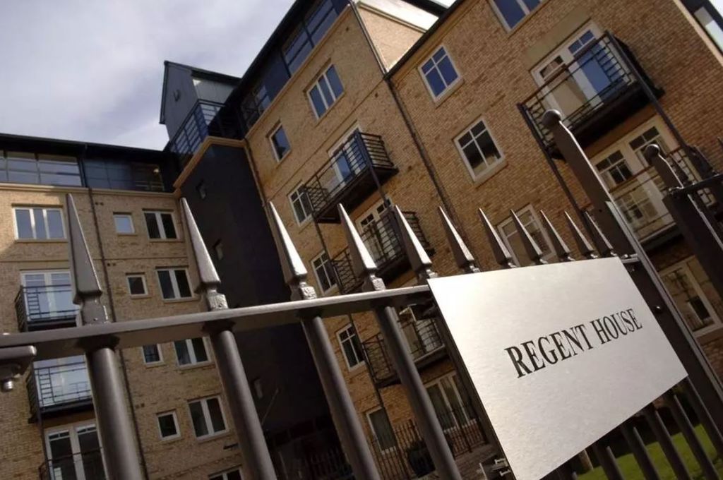 Property photo 1 of 6 Front