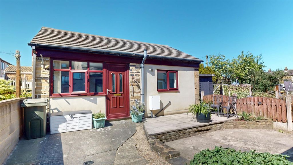 Property photo 2 of 18 One Bedroom Annexe