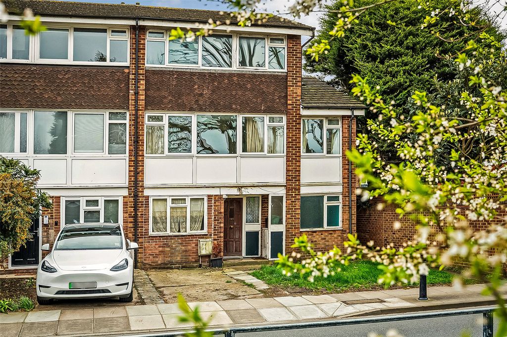 Property photo 1 of 18 House. Partnership